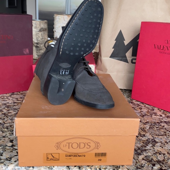 Gray suede Lace up short boots - Picture 1 of 3